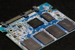 Low-Complexity Error Correction Algorithms for Data Communication and Storage Systems