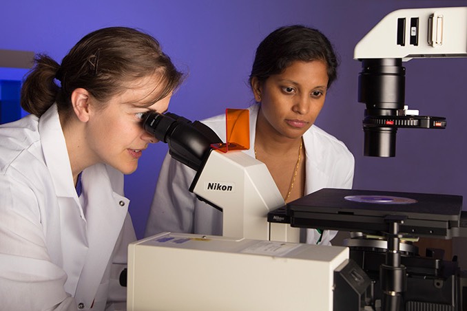 2 students in a lab